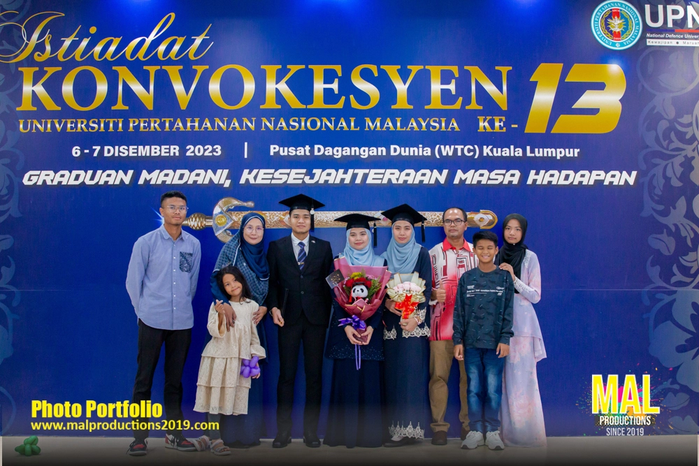 Gaduation Convocation PWTC Family Portfolio MAL 2019 -58.webp